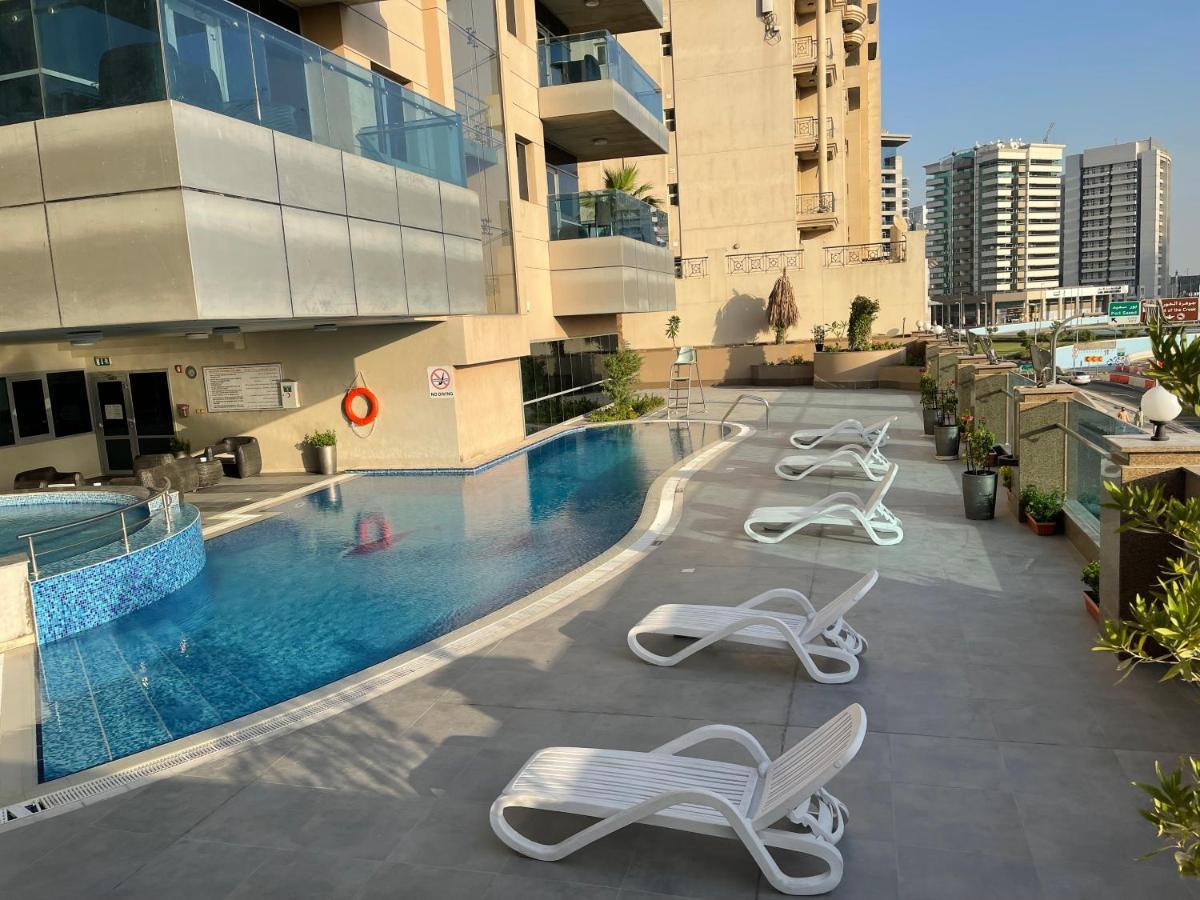 Tulip Creek Hotel Apartments Dubai Exterior foto