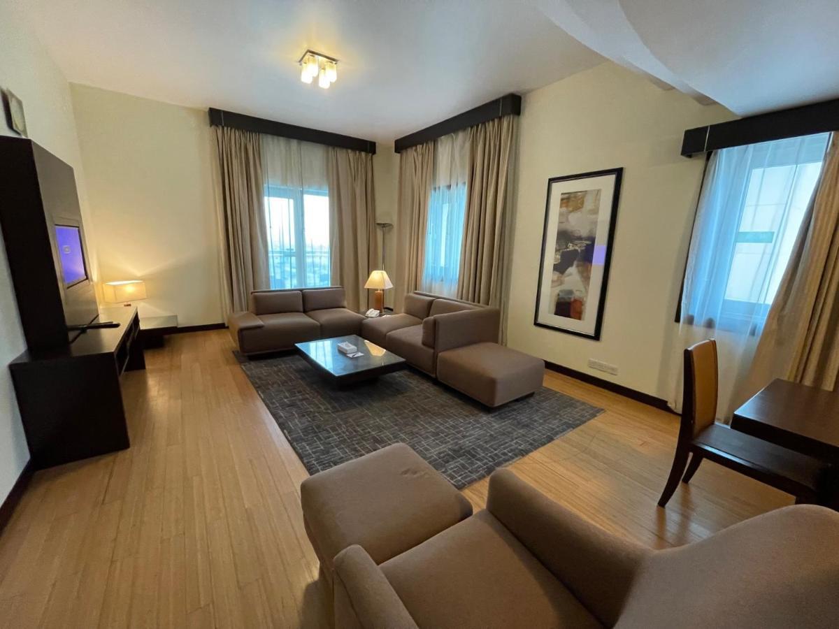 Tulip Creek Hotel Apartments Dubai Exterior foto