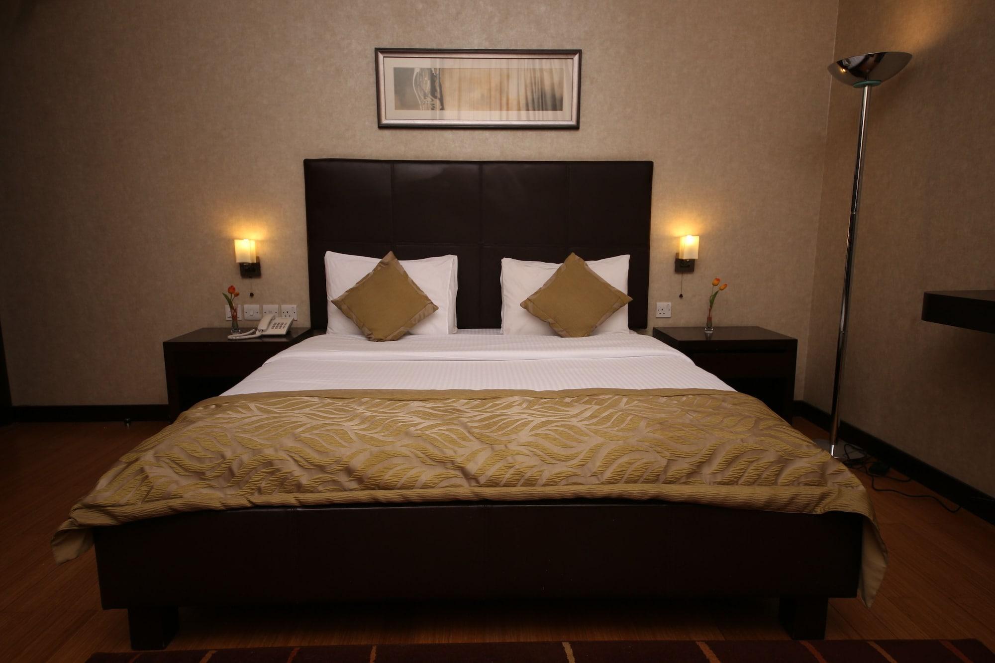 Tulip Creek Hotel Apartments Dubai Exterior foto
