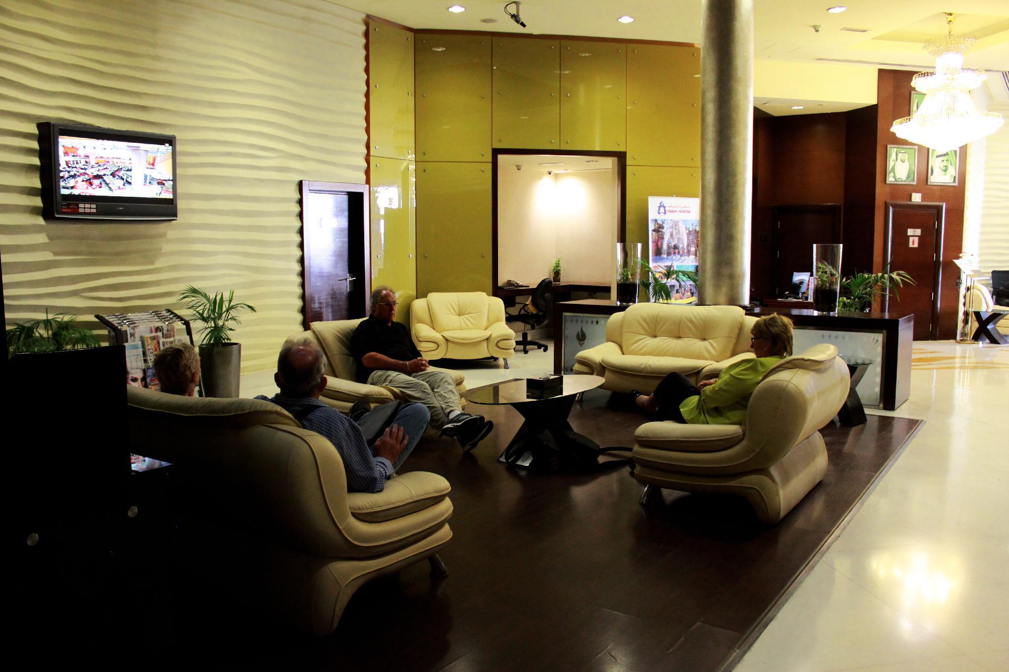 Tulip Creek Hotel Apartments Dubai Exterior foto